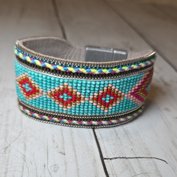 Plunder Black Leather and Turquoise Beaded Bracelet Set - Picture 3 of 8